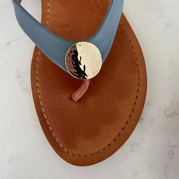 Dakota Chase Somana Casual Flip Flop Sandals w Metal Accent Blue Grey Sz 9.5M - Picture 7 of 10